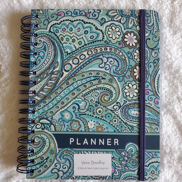 Vera Bradley 12 Months Non-Dated Planner - Picture 1 of 6